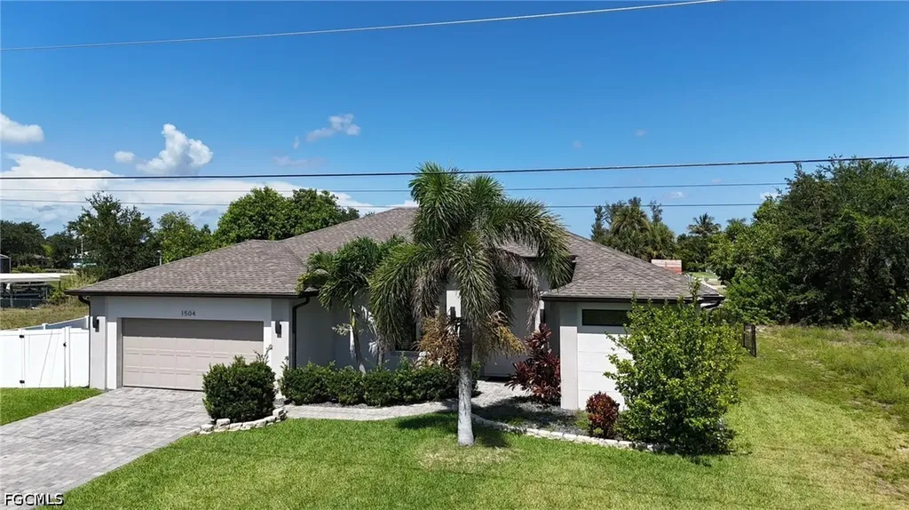 1504 SW Santa Barbara Place Cape Coral FL 33991