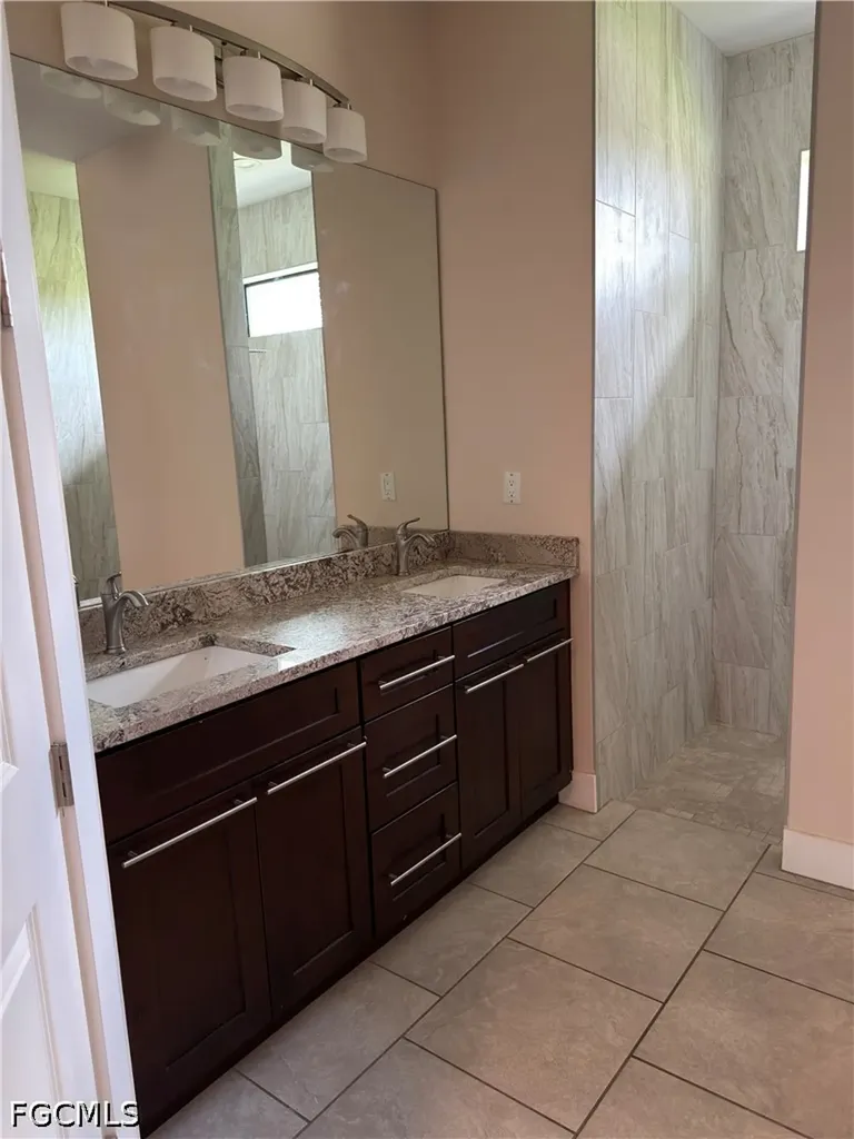 1504 SW Santa Barbara Place Cape Coral FL 33991