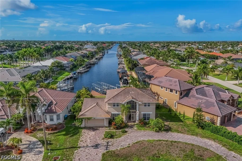 Cape Coral FL, 2502 Cape Coral Parkway W