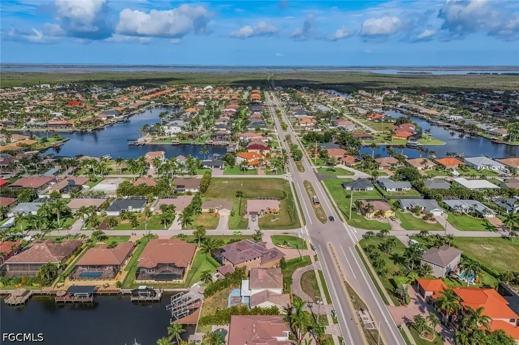 2502 Cape Coral Parkway W Cape Coral FL 33914