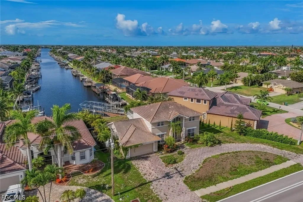 2502 Cape Coral Parkway W Cape Coral FL 33914