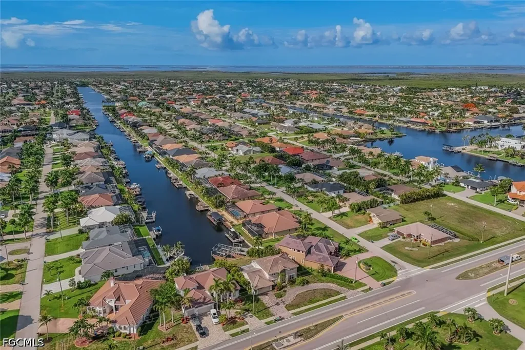 2502 Cape Coral Parkway W Cape Coral FL 33914