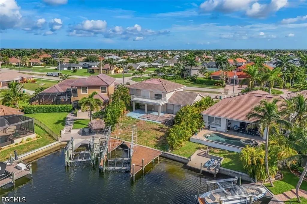 2502 Cape Coral Parkway W Cape Coral FL 33914