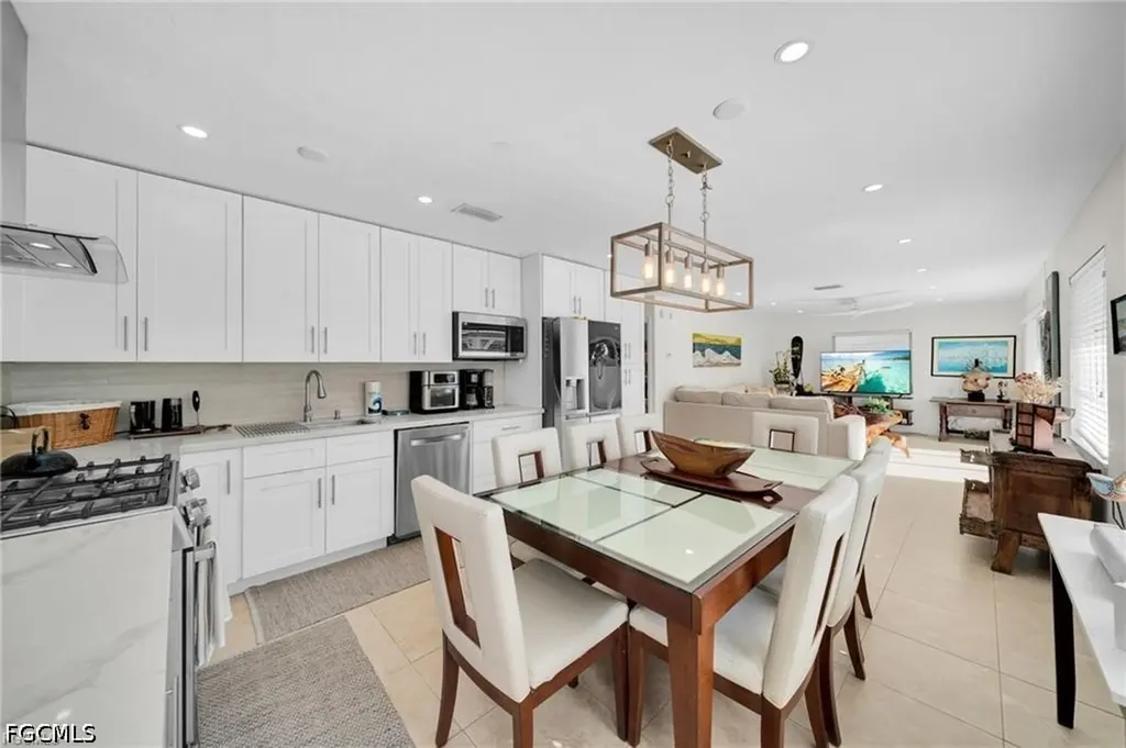 616 El Dorado Parkway E Cape Coral FL 33904