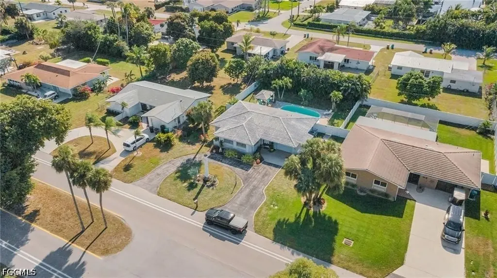 616 El Dorado Parkway E Cape Coral FL 33904