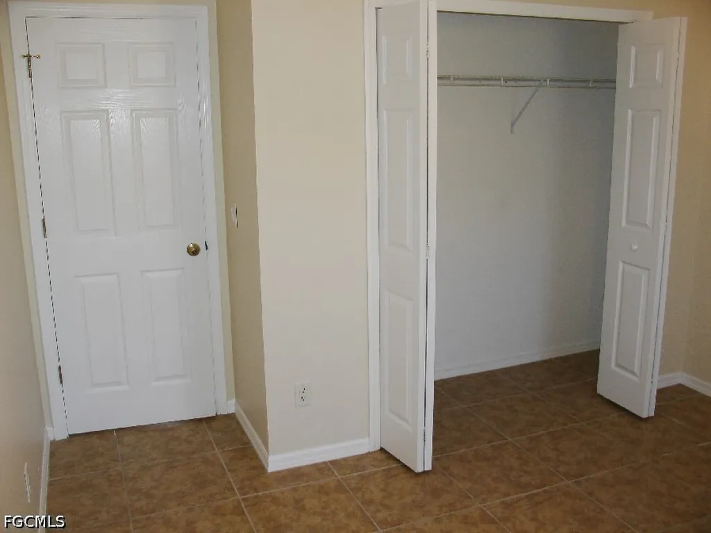 2410 NE 6th Street Cape Coral FL 33909