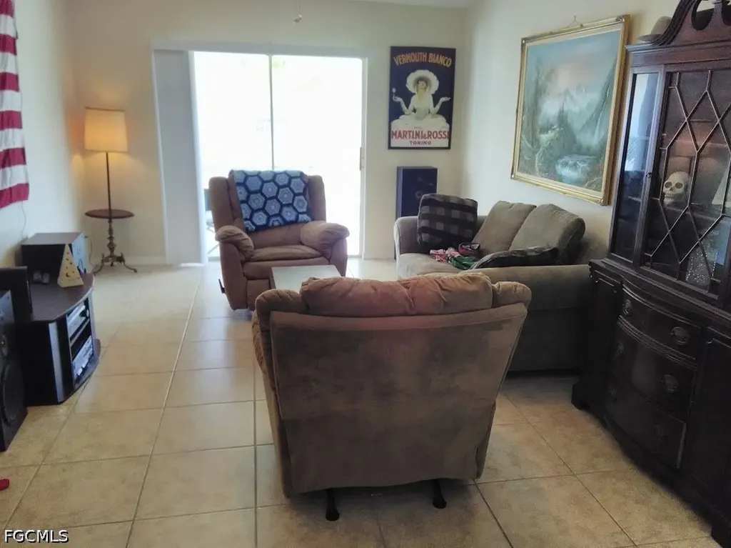 2410 NE 6th Street Cape Coral FL 33909