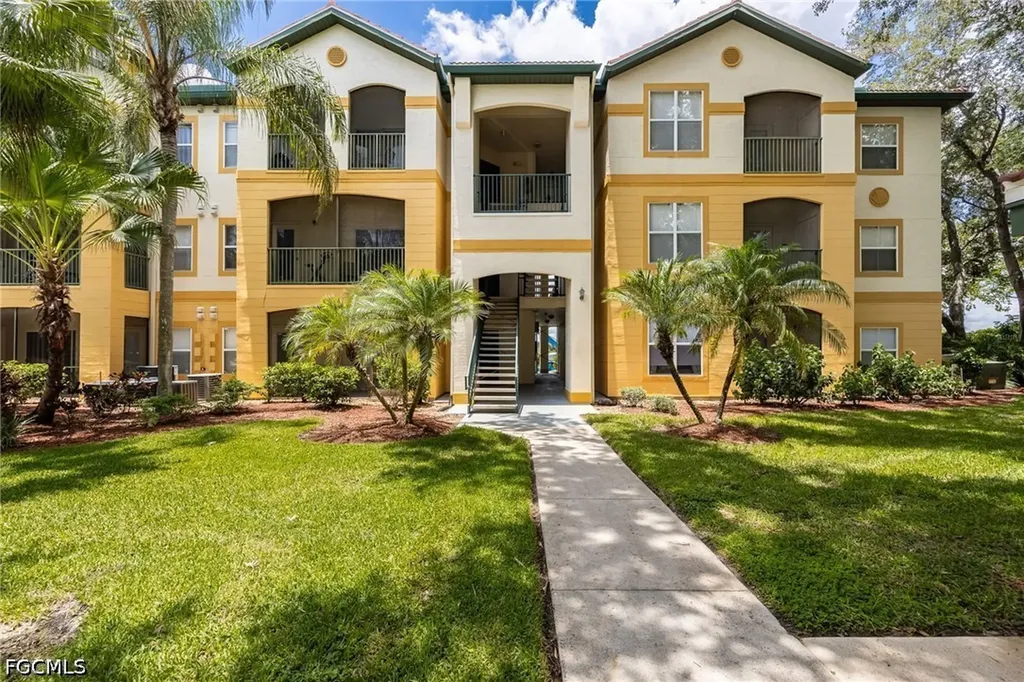 11480 Villa Grand Fort Myers FL 33913