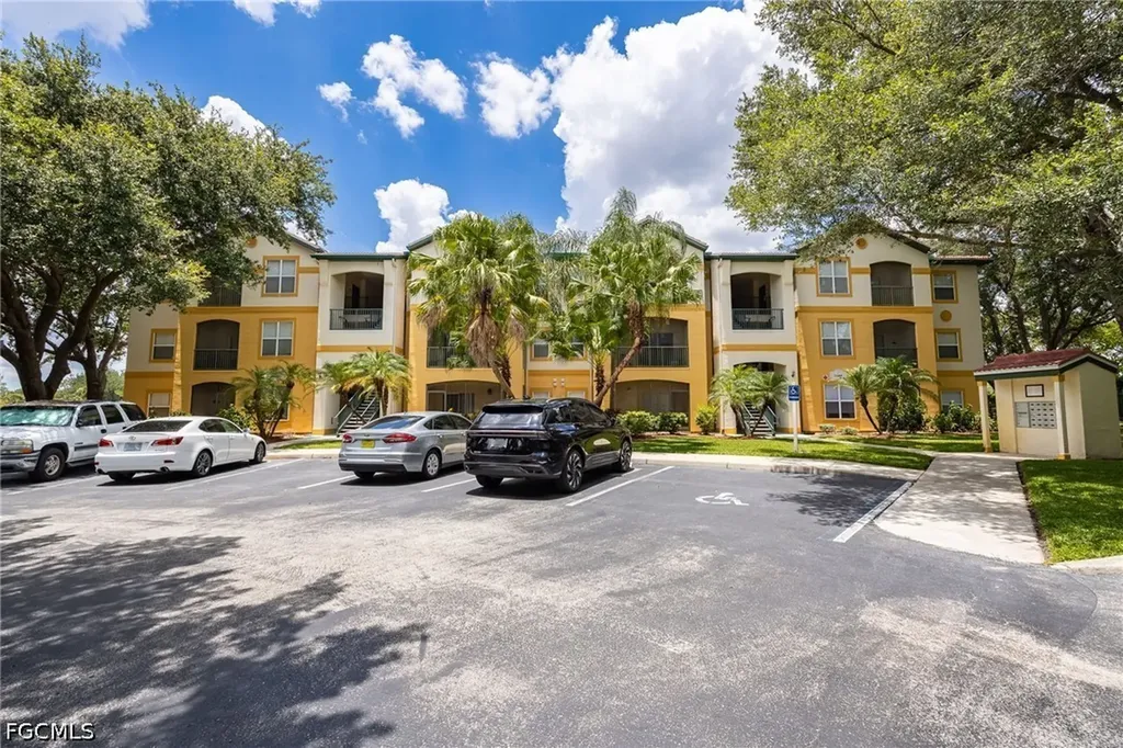 11480 Villa Grand Fort Myers FL 33913