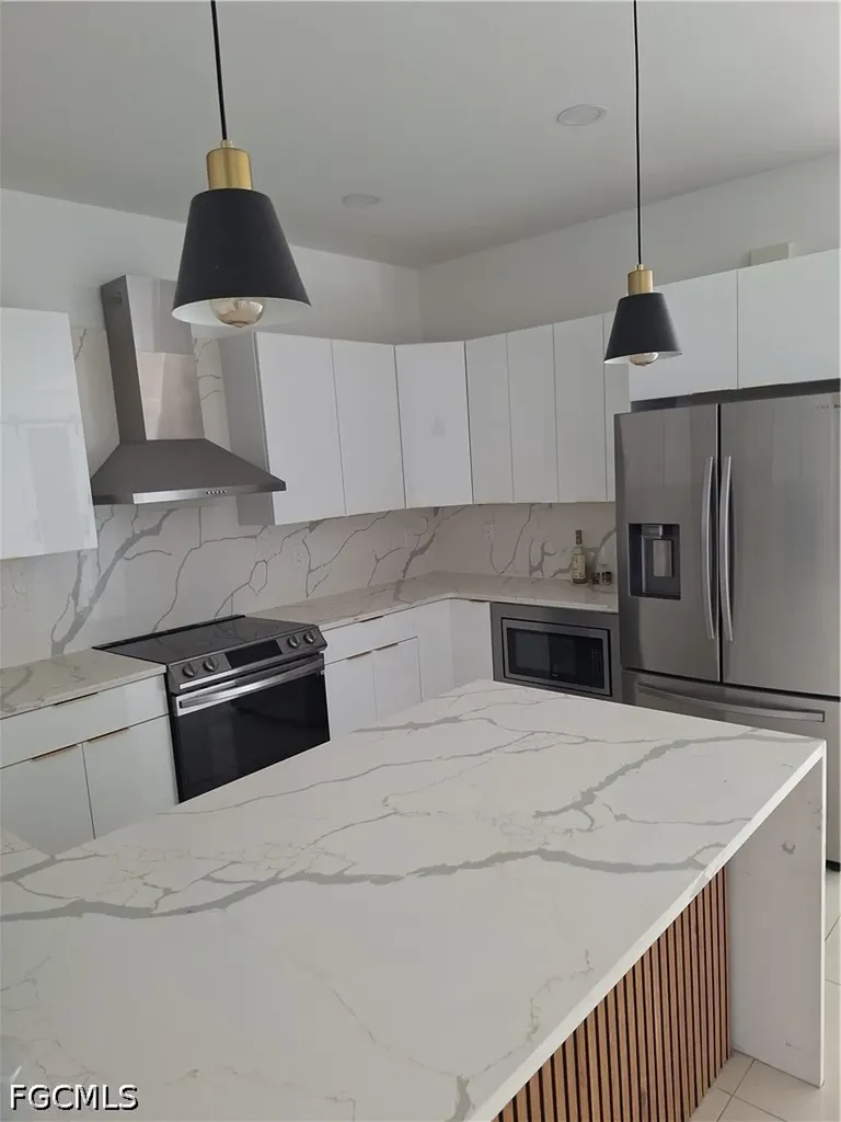 404 Chiquita Boulevard N Cape Coral FL 33993