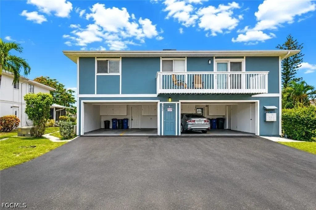 5837 Queen Elizabeth Way Fort Myers FL 33907