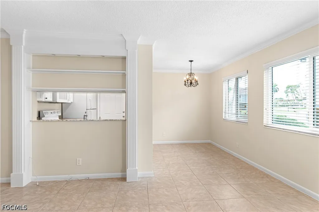 5837 Queen Elizabeth Way Fort Myers FL 33907