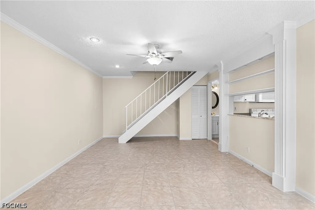 5837 Queen Elizabeth Way Fort Myers FL 33907