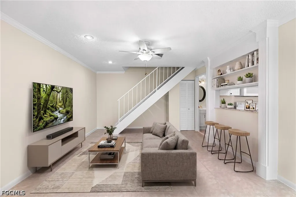 5837 Queen Elizabeth Way Fort Myers FL 33907