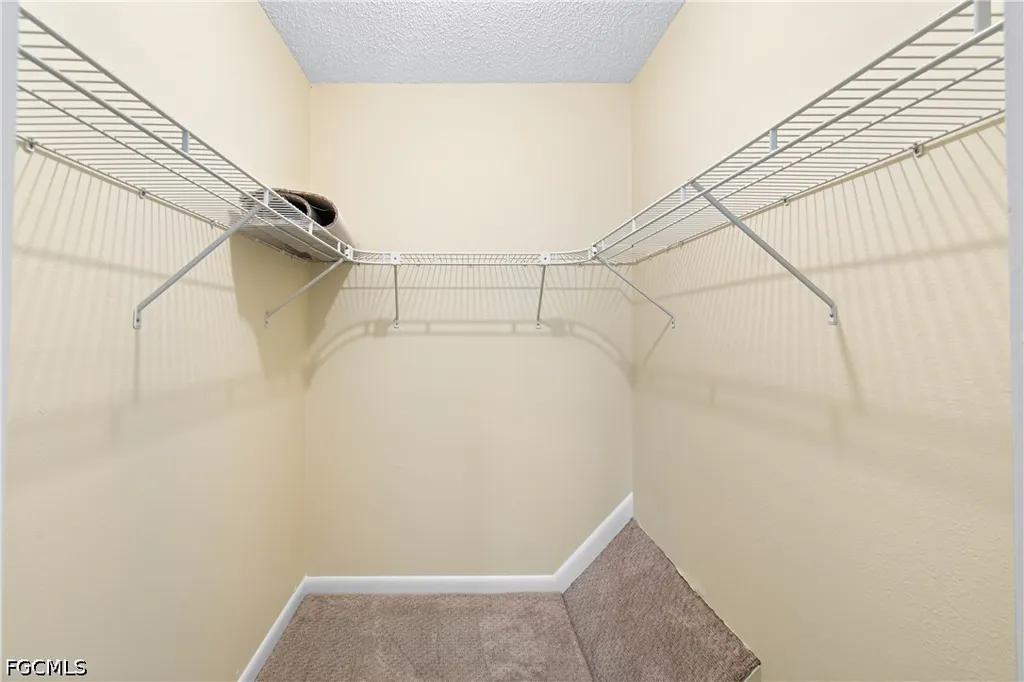 5837 Queen Elizabeth Way Fort Myers FL 33907