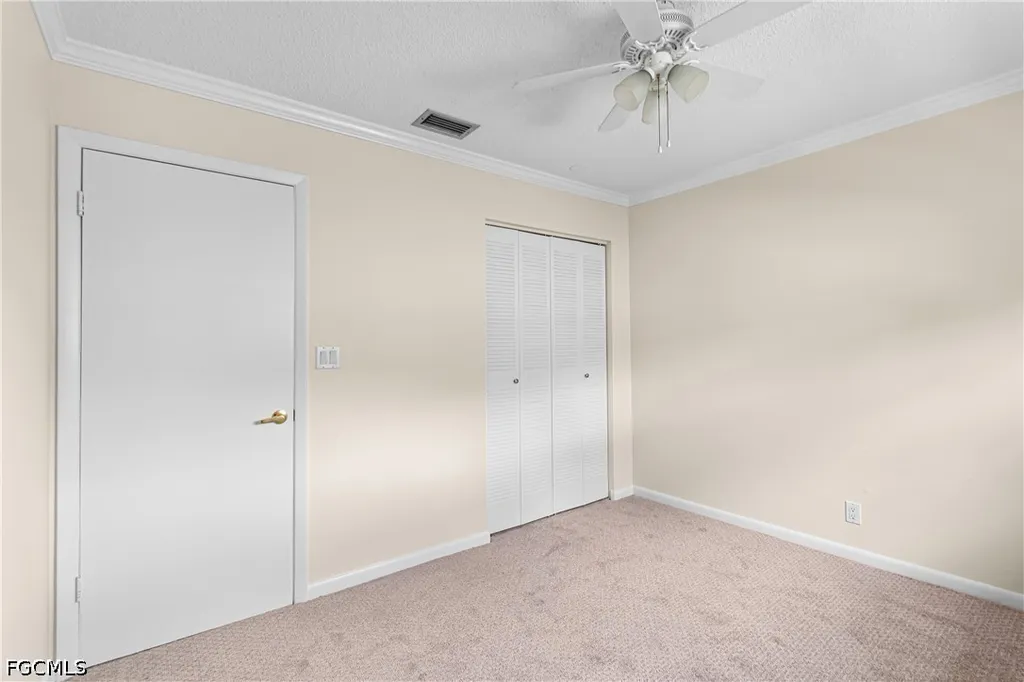 5837 Queen Elizabeth Way Fort Myers FL 33907