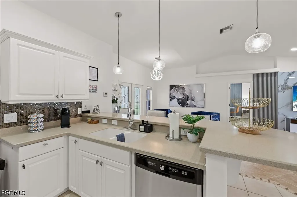 1801 Everest Parkway Cape Coral FL 33904