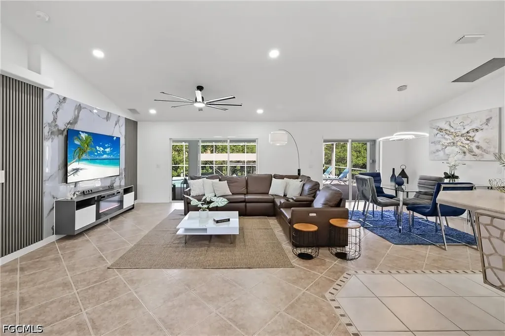 1801 Everest Parkway Cape Coral FL 33904