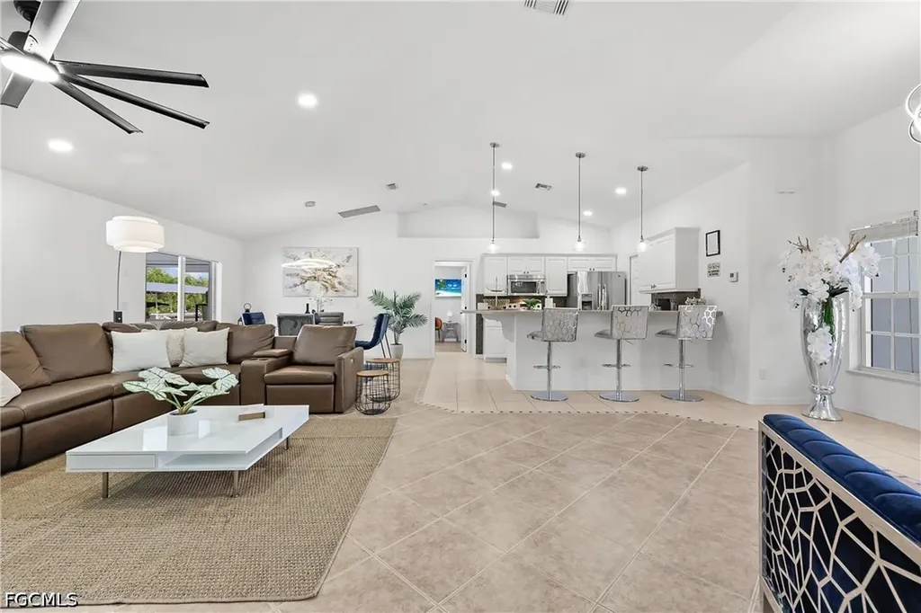 1801 Everest Parkway Cape Coral FL 33904