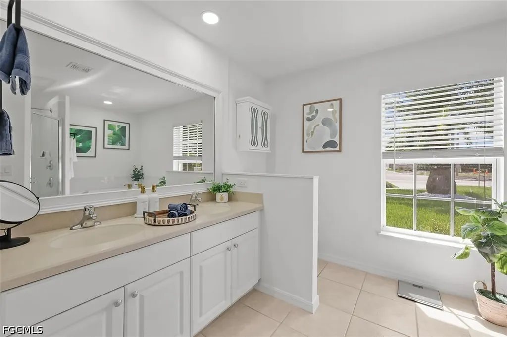 1801 Everest Parkway Cape Coral FL 33904
