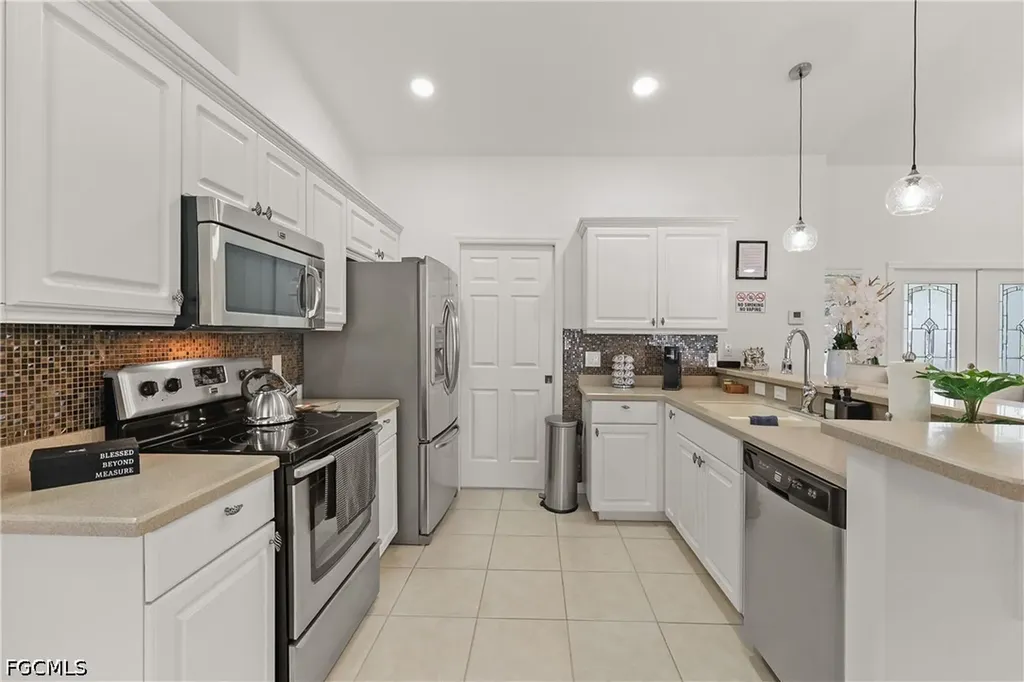 1801 Everest Parkway Cape Coral FL 33904