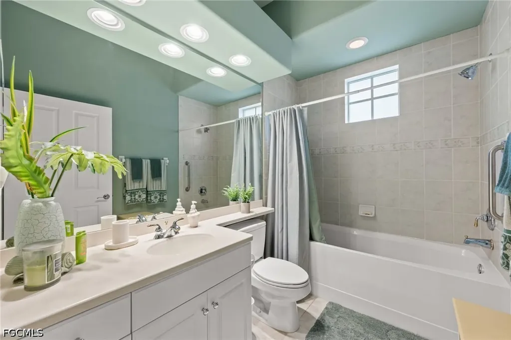 8641 Piazza Del Lago Circle Estero FL 33928