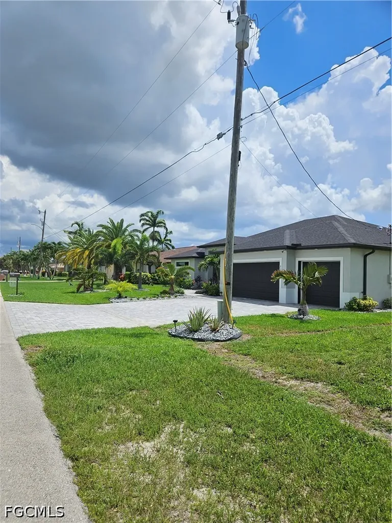 3535 SW 2nd Avenue Cape Coral FL 33914