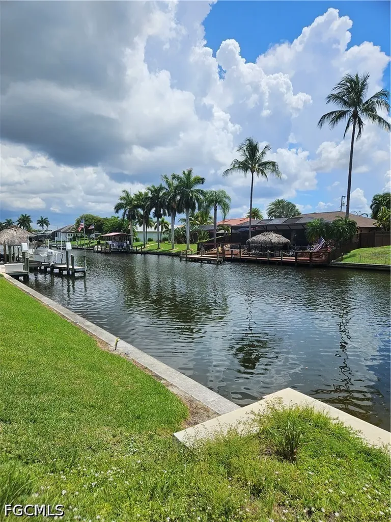 3535 SW 2nd Avenue Cape Coral FL 33914