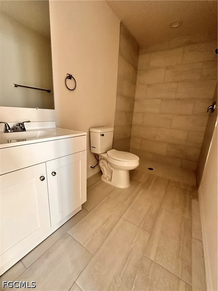 832 Gleason Parkway Cape Coral FL 33914