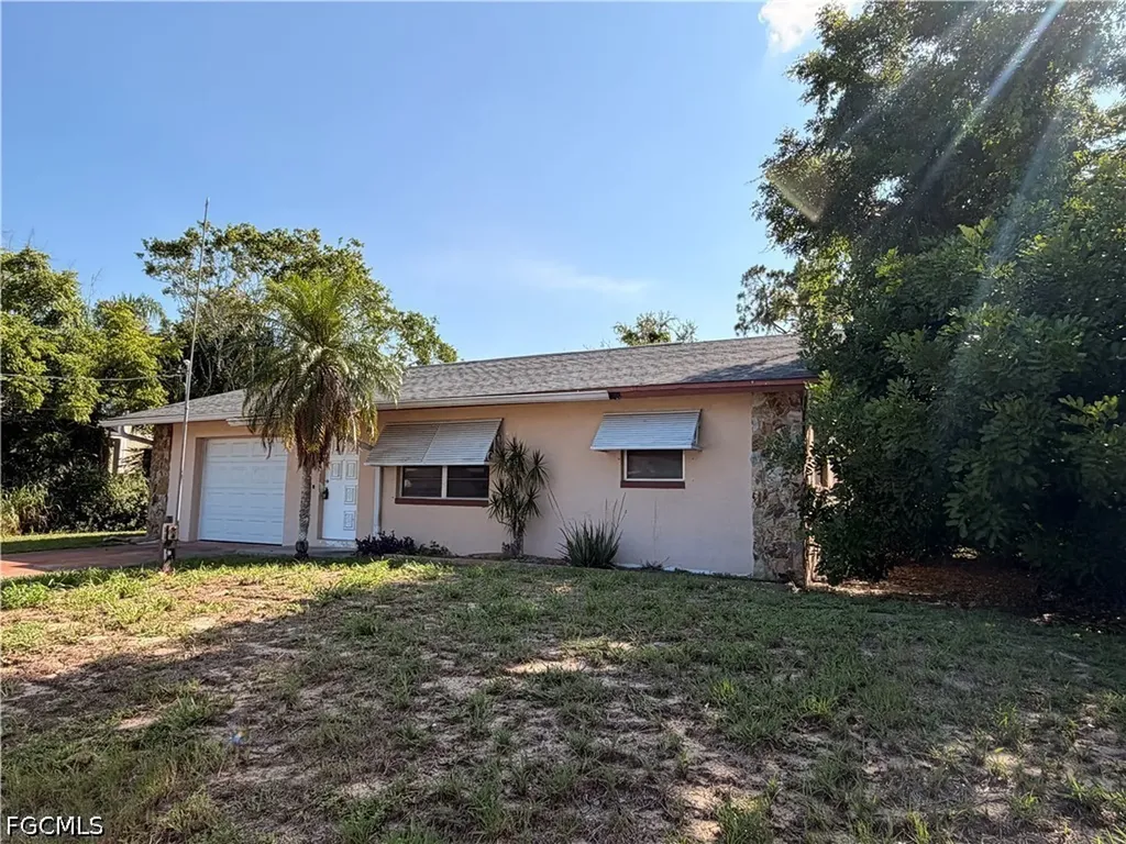 18433 Iris Road Fort Myers FL 33967
