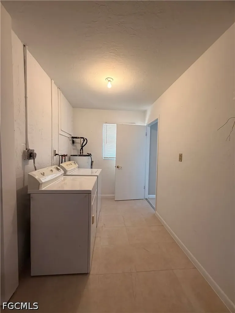18433 Iris Road Fort Myers FL 33967