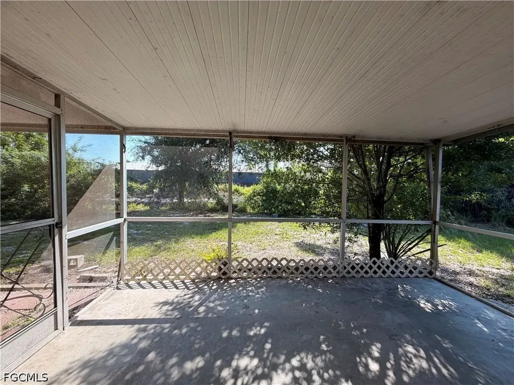 18433 Iris Road Fort Myers FL 33967