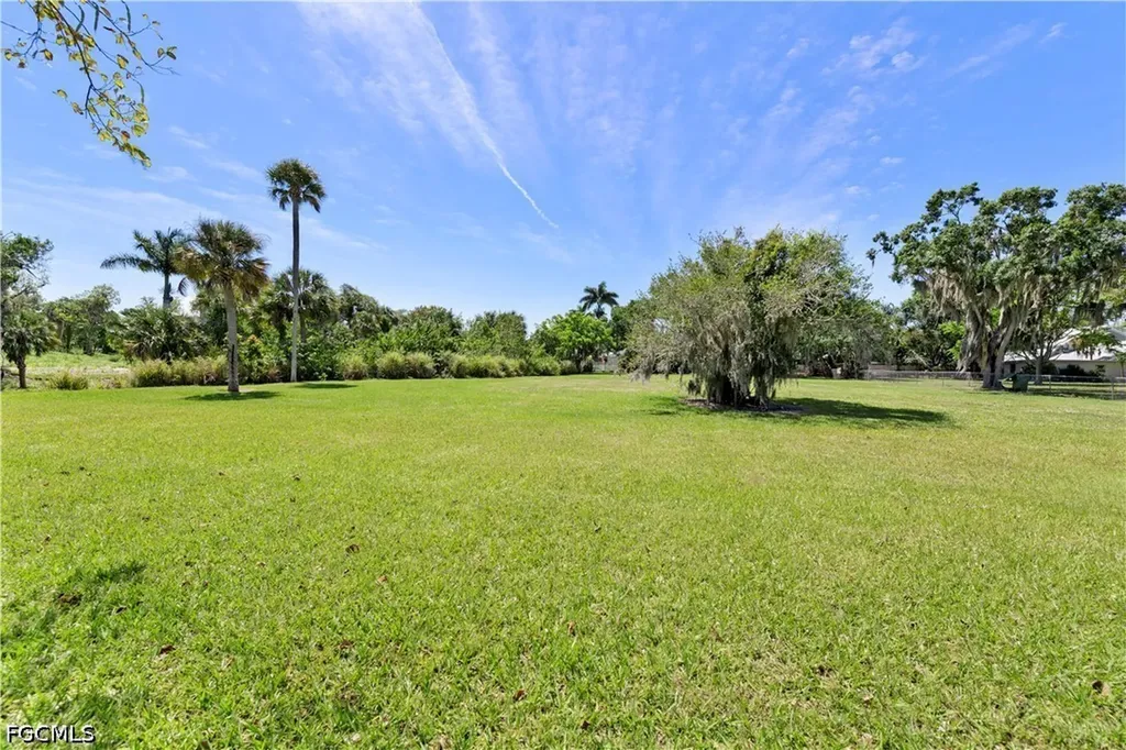 233 De Soto Avenue Labelle FL 33935