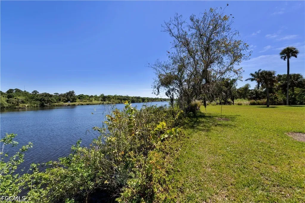 233 De Soto Avenue Labelle FL 33935