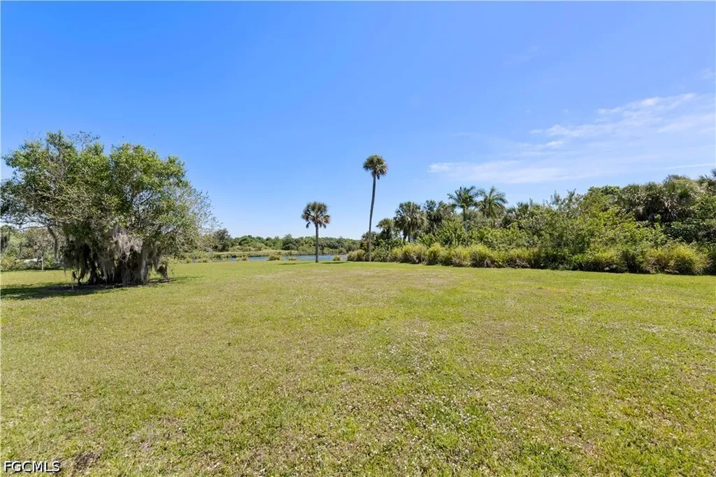 233 De Soto Avenue Labelle FL 33935