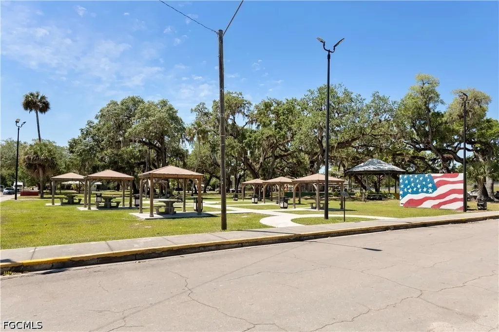 233 De Soto Avenue Labelle FL 33935