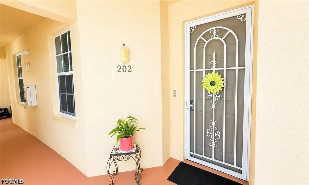 1133 Van Loon Commons Circle Cape Coral FL 33909