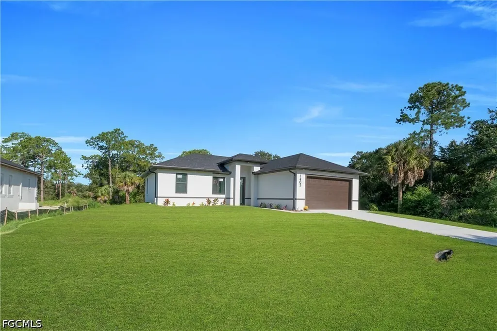 1405 Palmetto Avenue Lehigh Acres FL 33972