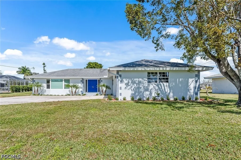 1729 Cascade Way N North Fort Myers FL 33917