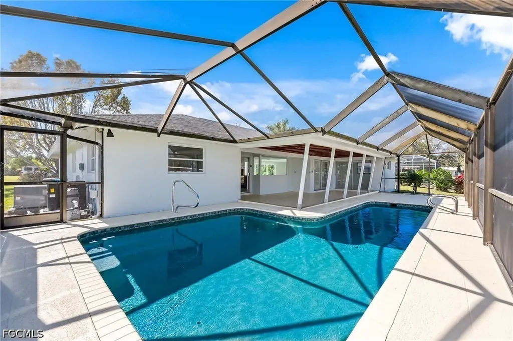1729 Cascade Way N North Fort Myers FL 33917