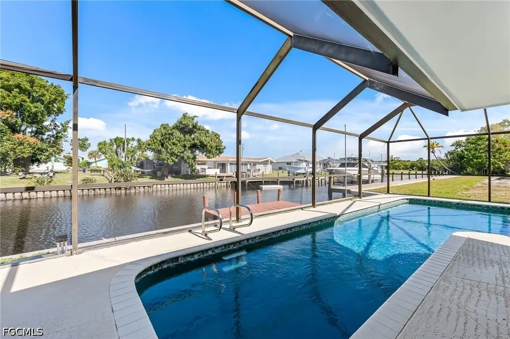 1729 Cascade Way N North Fort Myers FL 33917
