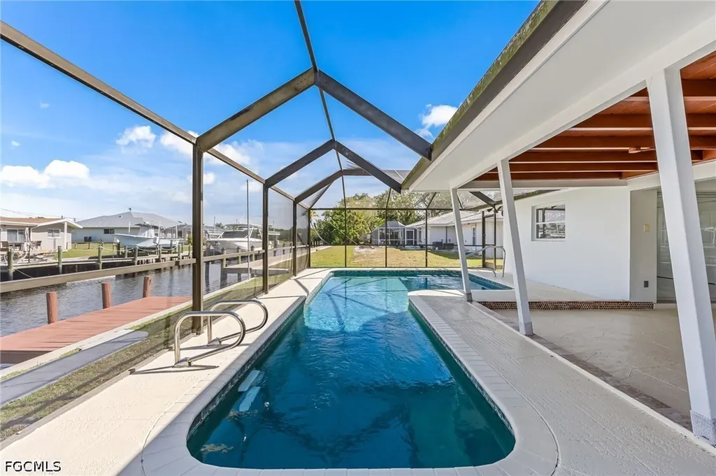 1729 Cascade Way N North Fort Myers FL 33917