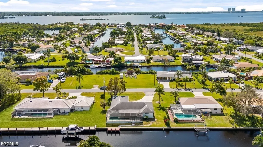 1729 Cascade Way N North Fort Myers FL 33917