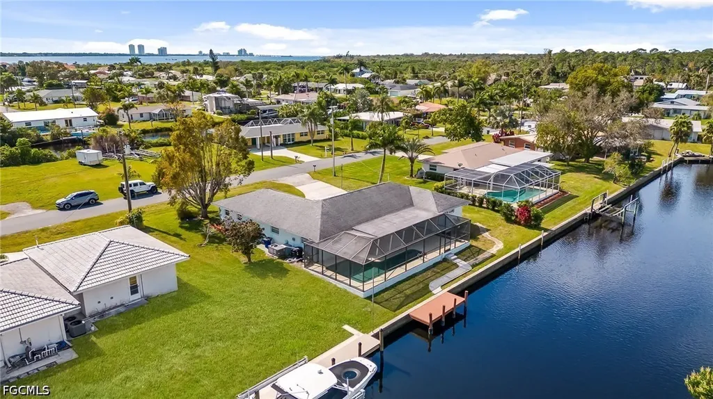 1729 Cascade Way N North Fort Myers FL 33917