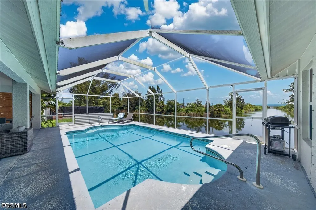 519 NE 19th Terrace Cape Coral FL 33909