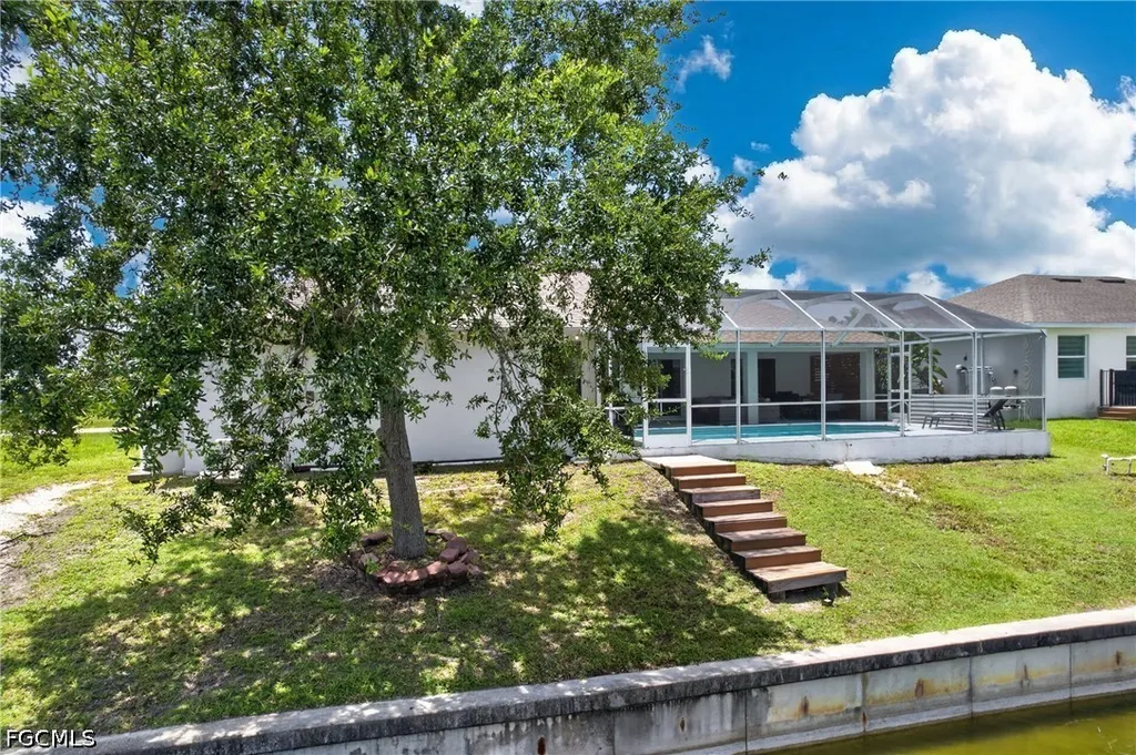 519 NE 19th Terrace Cape Coral FL 33909