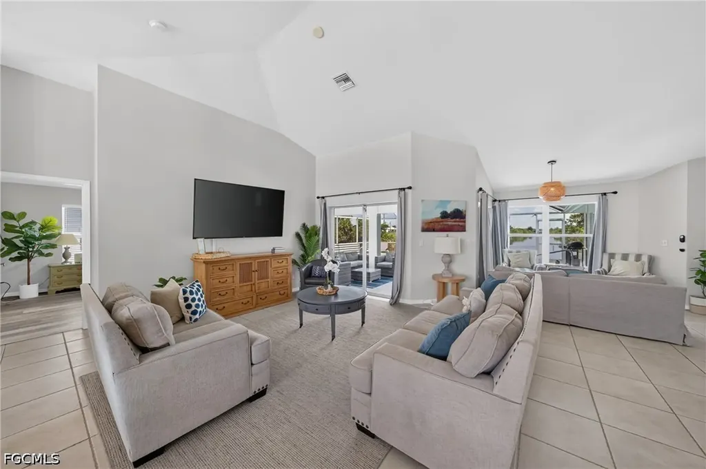 519 NE 19th Terrace Cape Coral FL 33909