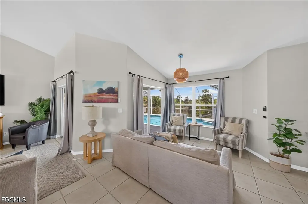 519 NE 19th Terrace Cape Coral FL 33909
