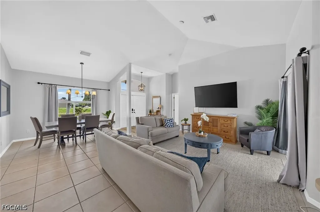 519 NE 19th Terrace Cape Coral FL 33909