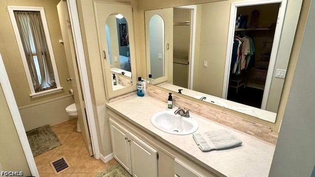 5520 Colonial Road North Fort Myers FL 33917